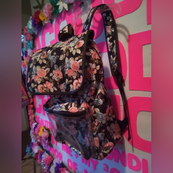 #267👉🏼Women's/Teens Or Children's Backpack 🎒 - Picture 4 of 7